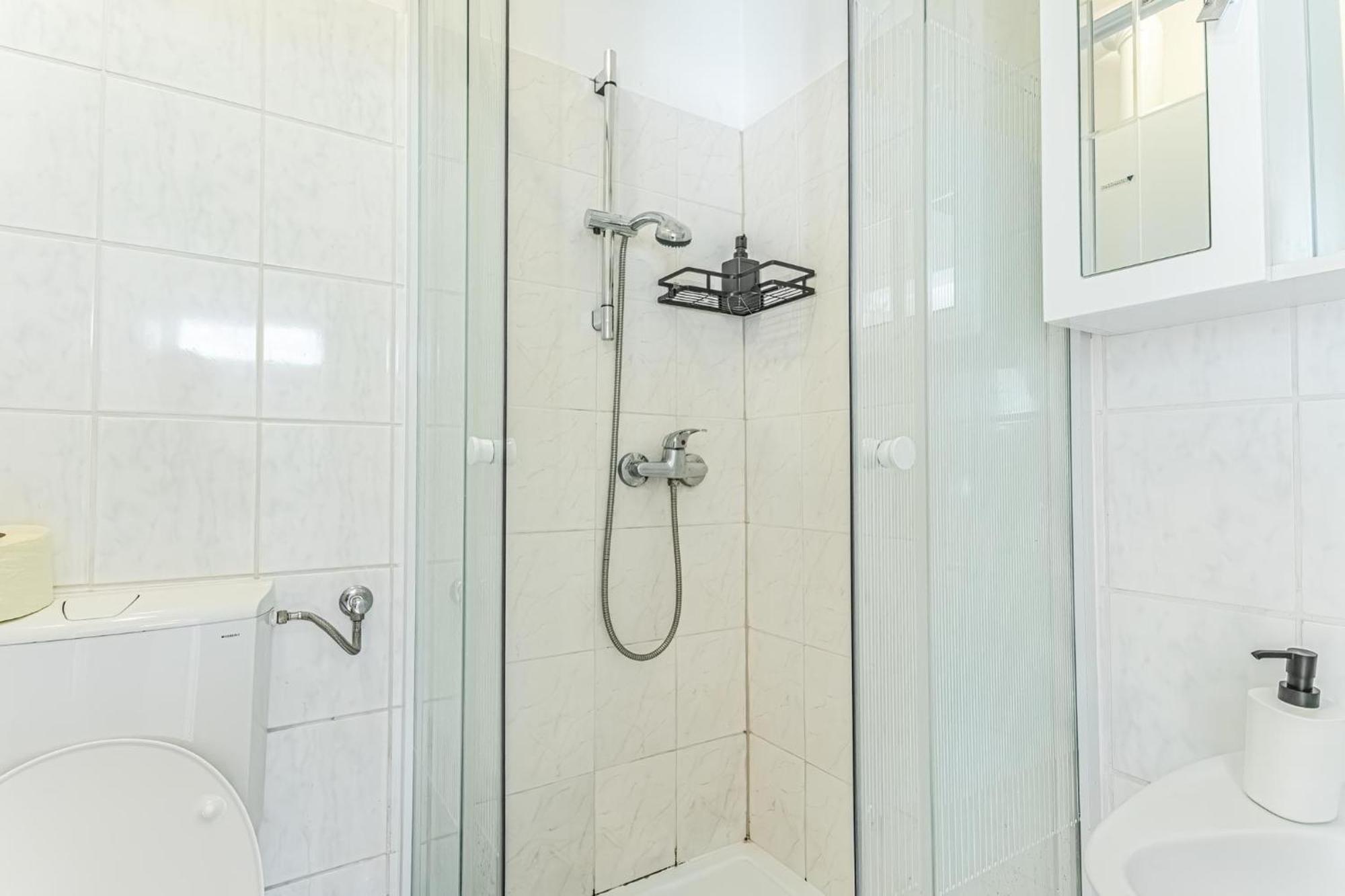וינה City Vibes: 1Br Apt, 10 Min To Westbahnhof מראה חיצוני תמונה