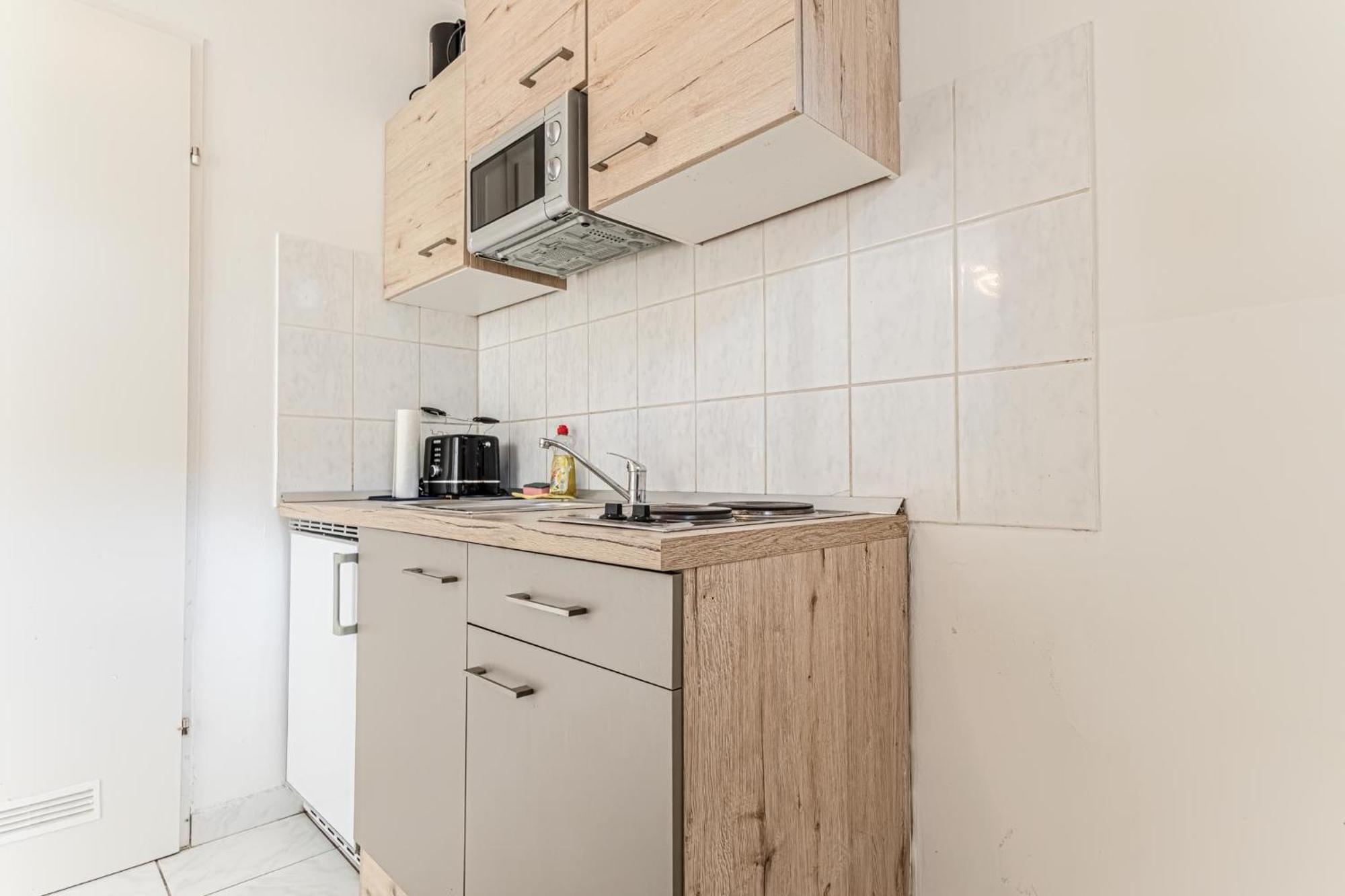 וינה City Vibes: 1Br Apt, 10 Min To Westbahnhof מראה חיצוני תמונה