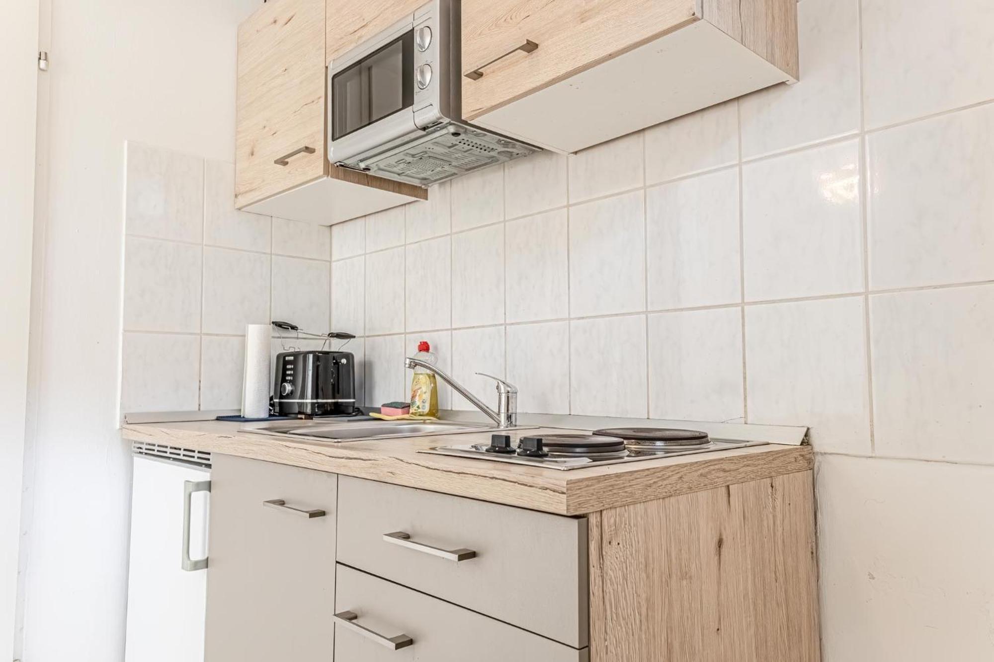 וינה City Vibes: 1Br Apt, 10 Min To Westbahnhof מראה חיצוני תמונה